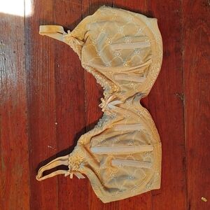 Vintage Frederick's of Hollywood Nude Embroidered Bra with Bow Accents Sz 34DD